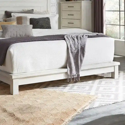 Modern Farmhouse Flea Market White Distressed Queen Platform Bed