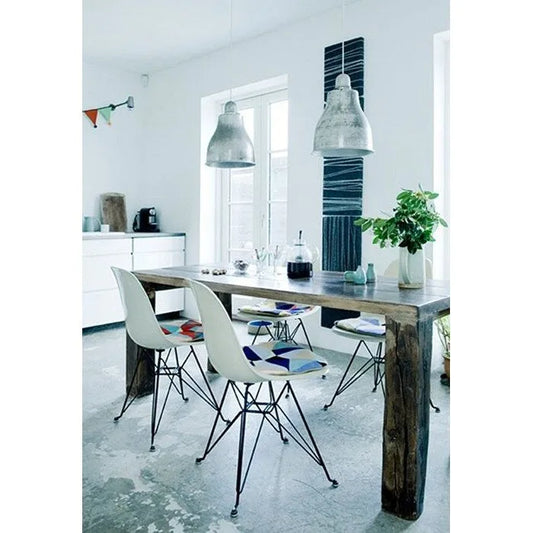 Set of 2 Mid-Century Modern Dining Side Chairs Armless Plastic Shell Seat with Black Metal Wire Eiffel Base, White