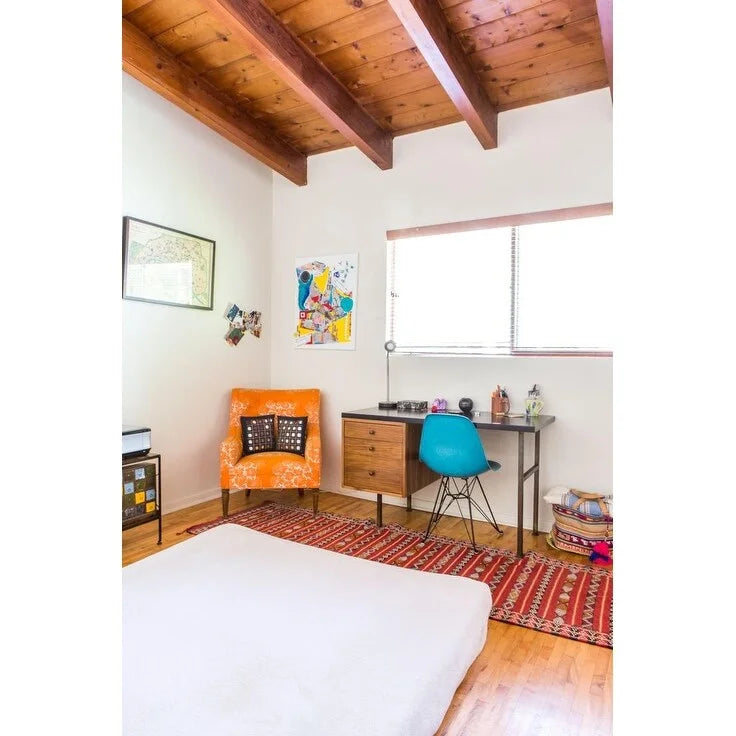 Set of 2 Mid-Century Modern Dining Side Chairs Armless Plastic Shell Seat with Black Metal Wire Eiffel Base, White